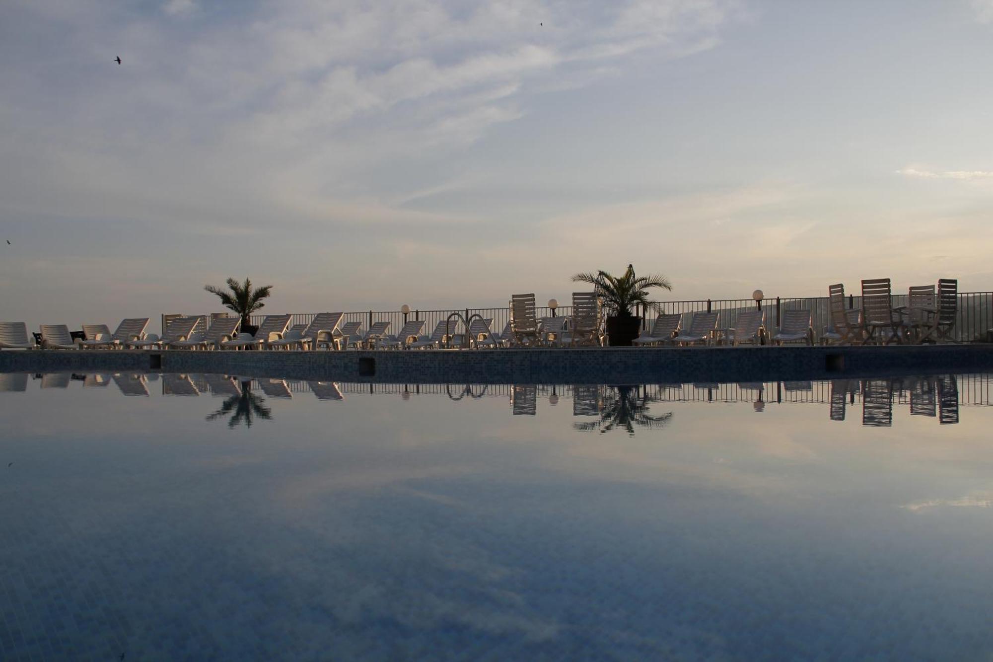 Helios Hotel Balchik Luaran gambar